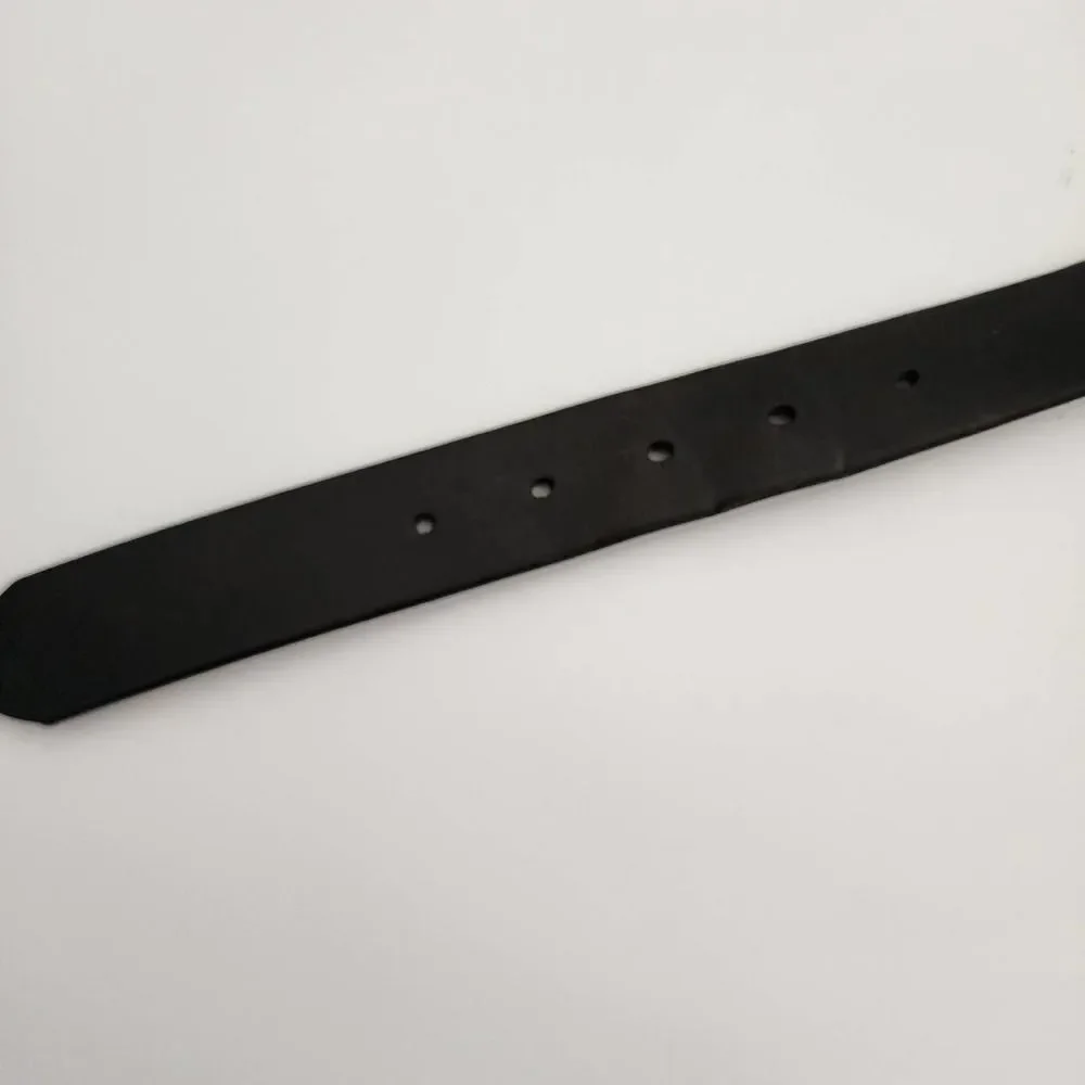 Iowa‎ Hawkeyes Black Leather Belt with metal ornaments around belt Size 34